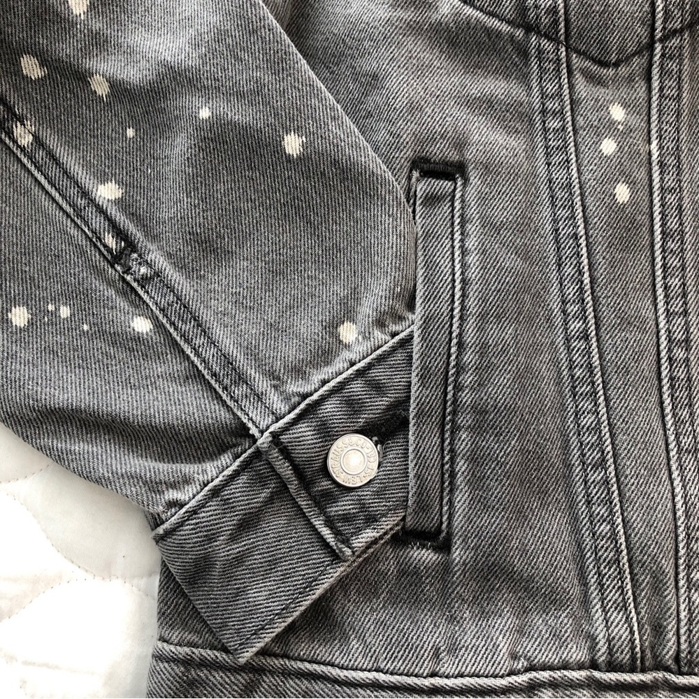 Levis NEW Women Trucker Happy Accident Jacket Size Medium Color Black - pockets - Picture 4 of 9